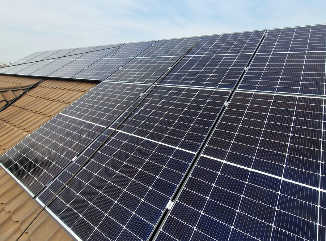 Tunari 4,86 kW, 12 panouri Canadian Solar 405 Wp